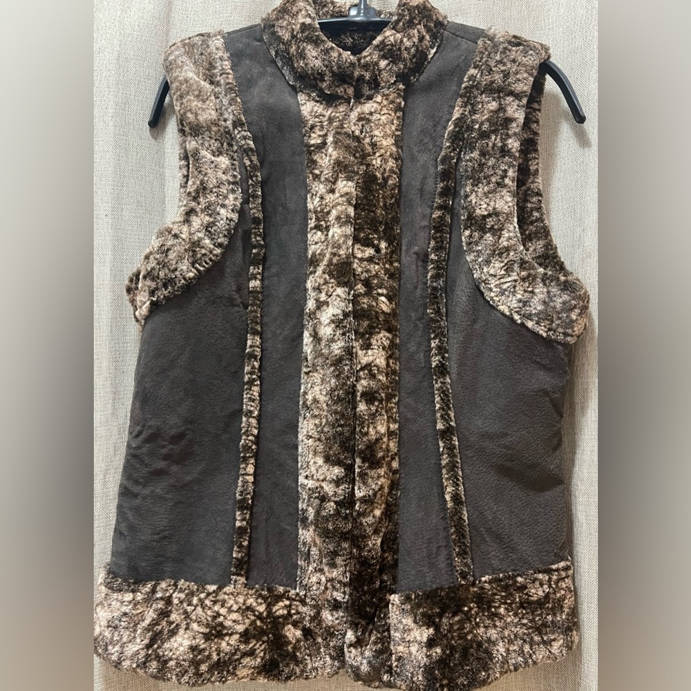 VTG Live a Little Small leather vest, fauxfur lining